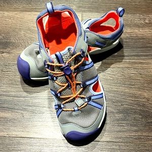 Teva closed toe hiking sandals